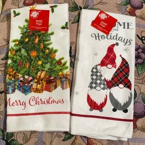 New CHRISTMAS KITCHEN TOWELS 2 Christmas Tree and Gnomes